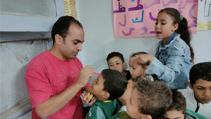 بعروض وورش فنية متنوعة.. المسرح المتنقل يواصل فعالياته بقرى محافظة المنيا