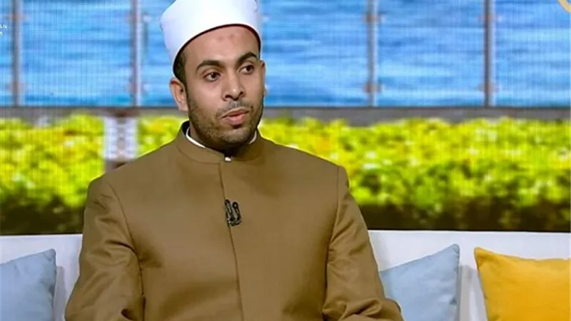 واعظ: حب الوطن التزام بالقوانين واحترام للممتلكات العامة|فيديو
