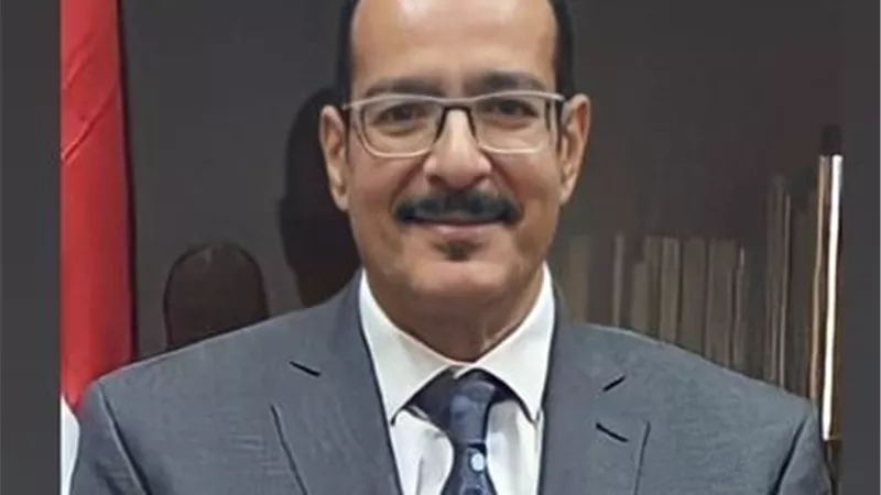جامعة حلوان تهنئ الدكتور حسام حمدي بمناسبة تعيينه عميدًا لكلية التربية