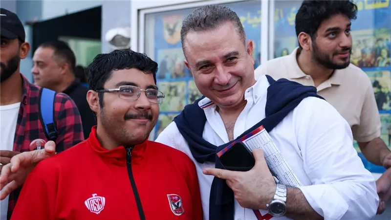 فى أى مكان وراه.. نجوم الفن يدلون بأصواتهم في انتخابات مجلس الأهلي 