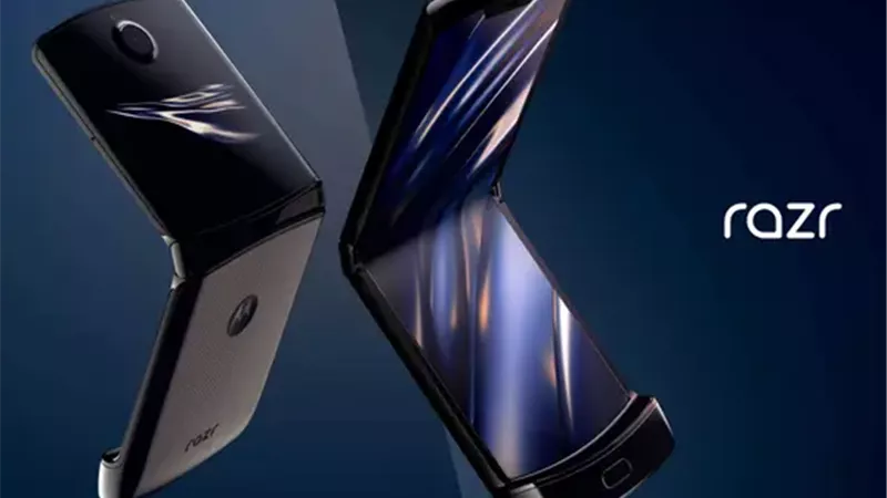 خصم  50% على هاتف Motorola Razr  ضمن عروض الجمعة السوداء المبكرة