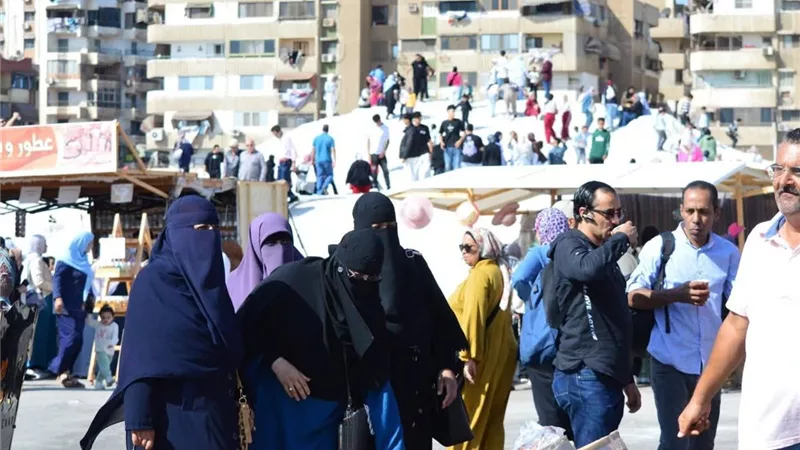 بهنساوي : جبال الملح تجذب آلاف الزوار من مختلف المحافظات خلال عطلة نهاية 