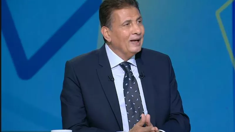 الخطيب ومنصور غير راضيين عن فريق الكرة.. مصطفى عبده يحذر لاعبي الأهلي