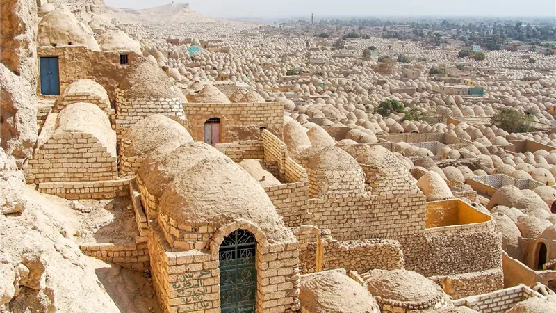 ما حكم زيارة القبور للحائض والنفساء؟ مركز الفتوى يجيب