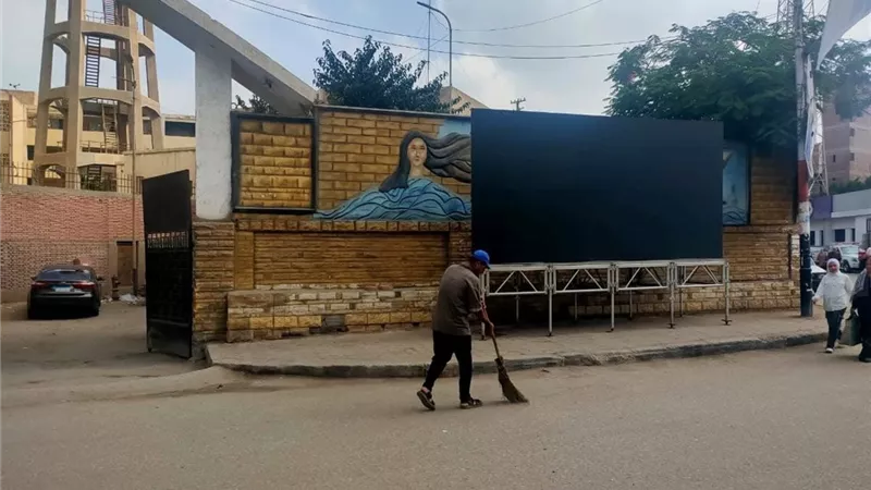 الشرقية ترفع كفاءة منظومة النظافة بمحيط الشاشات لعرض افتتاح المتحف الكبير |صور