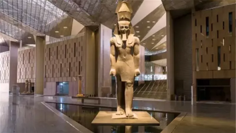 خبير تربوي يوضح القيم التعليمية المستفادة من زيارة المتحف المصري الكبير 