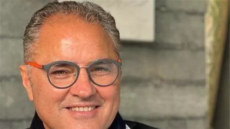 يسرا عن محمد السعدي: علامة للجمال والوعي والفخر