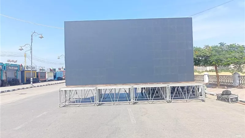 احتفالات ضخمة أمام كوبري الهندسة بطنطا تزامنًا مع افتتاح المتحف الكبير|صور
