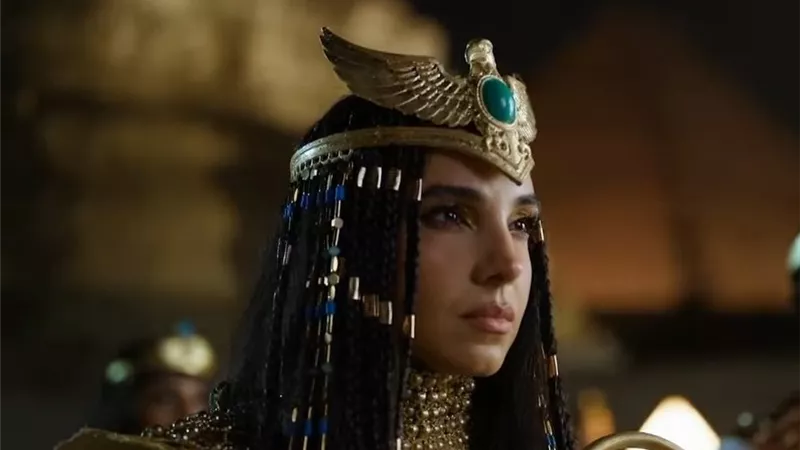 سلمى أبو ضيف بملابس فرعونية في حفل افتتاح المتحف الكبير 