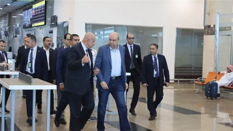 مطـارا سفنكس و