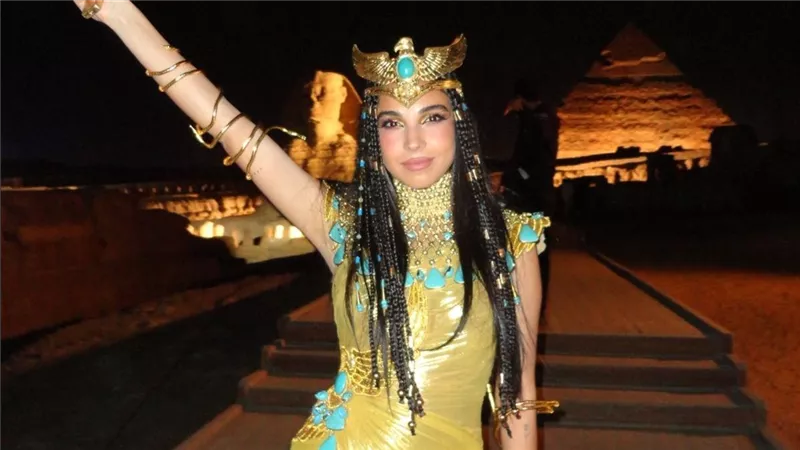سلمى أبو ضيف من كواليس افتتاح المتحف المصري الكبير| صور 