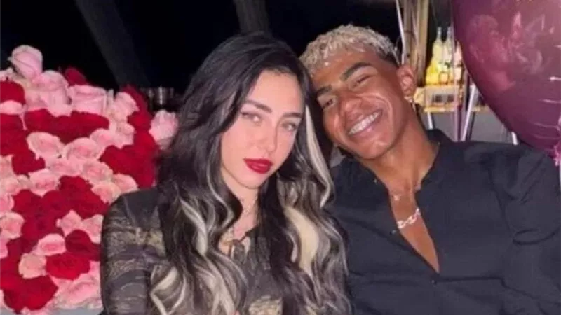 لامين يامال يعلن انفصاله عن نيكي نيكول: لا للخيانة