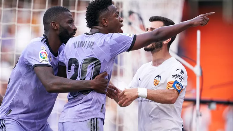 3 أهداف وركلة جزاء ضائعة| ريال مدريد يتفوق على فالنسيا في الشوط الأول