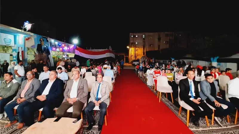 أهالي رشيد يحتفلون بافتتاح المتحف الكبير أمام الشاشات|صور