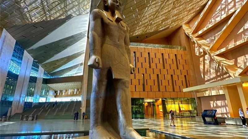  كبير الأثريين بوزارة السياحة والآثار: افتتاح المتحف المصر الكبير حلم طال انتظاره للمصريين