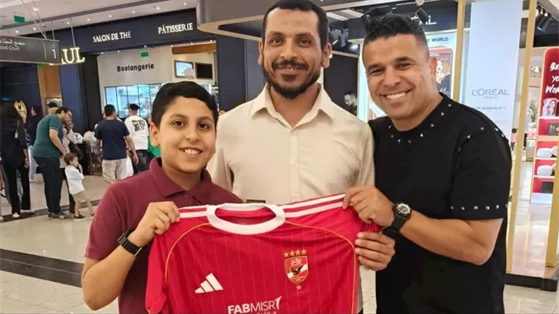 تيشيرتات وألف جنيه.. الغندور يثير الجدل حول مباريات الأهلي والزمالك
