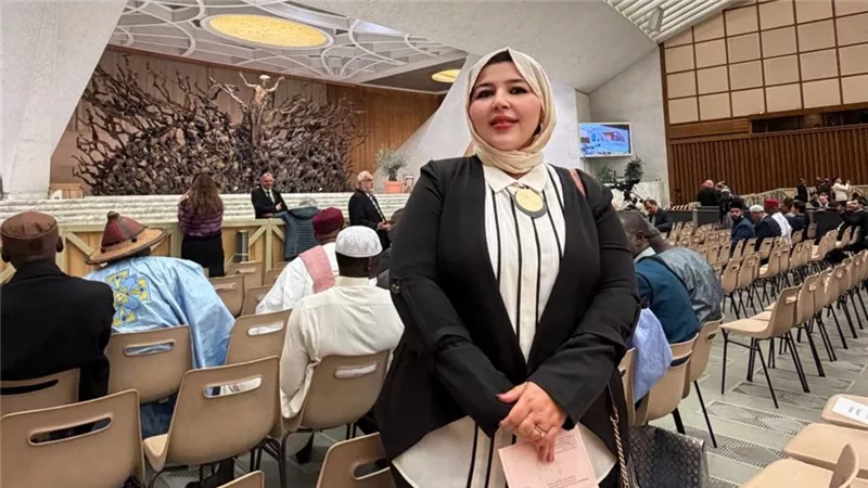 مسئولة بالأزهر تلقي محاضرة بالمسجد الكبير في روما باللغة الأردية| صور