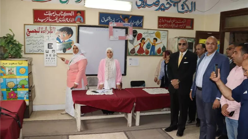 تخدم 456 ألف طالب بالمجان.. محافظ القليوبية يُطلق 