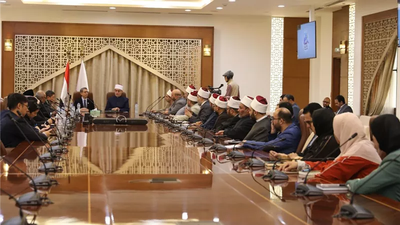 تخدم العالم الإسلامي.. مفتي الجمهورية لوفد سنغافوري: دار الإفتاء ليست للمصريين فقط