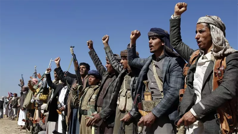 قتلى وجرحى جراء اشتباكات عنيفة بين الحوثيين والجيش اليمني في تعز