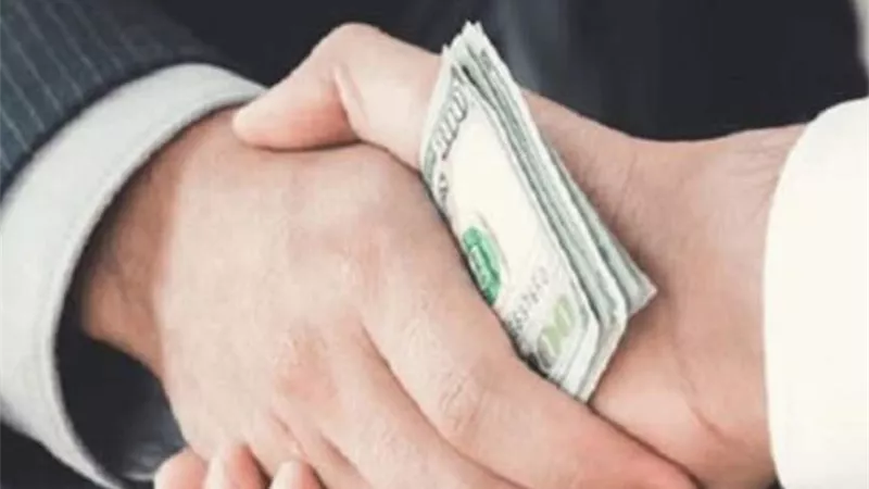 مديرعام سابق بمصلحة الضرائب يعترف بتلقيه رشوة لإنهاء ملف ضريبي لشركة|خاص حـ7
