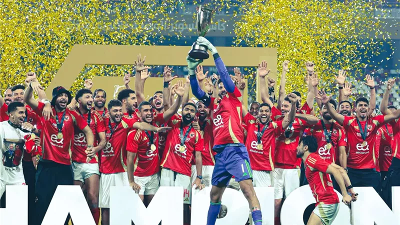 أزمة تنقل الأهلي بين العين وأبوظبي تشعل الجدل قبل السوبر المصري