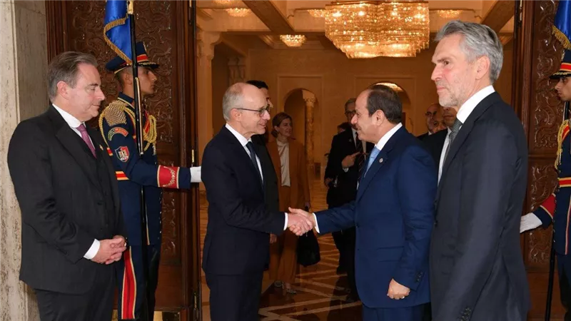 الرئيس السيسي يؤكد على متانة العلاقات بين مصر ودول تجمع البنلوكس