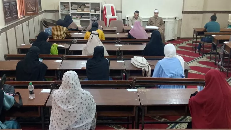  أوقاف الفيوم تبدأ الدراسة بمركز محفظي القرآن لنشر الوسطية