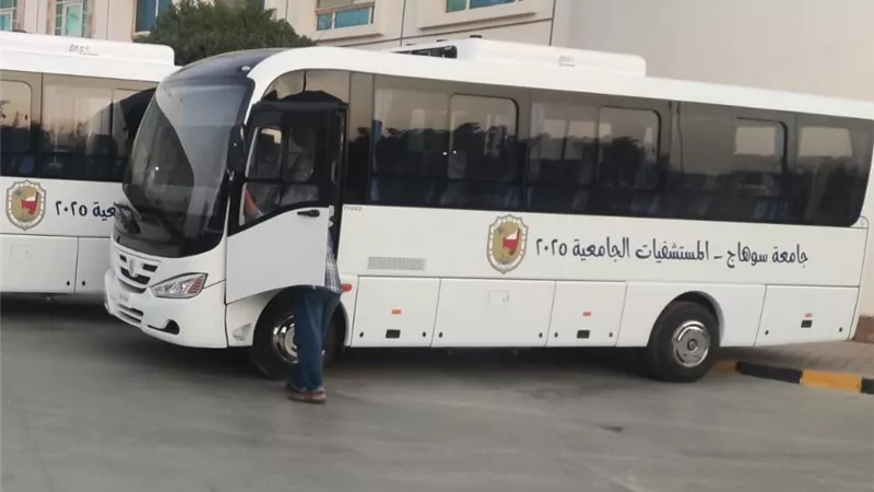 بتكلفة 40 مليون جنيه.. جامعة سوهاج تدعم مستشفياتها بسيارات نقل متطورة