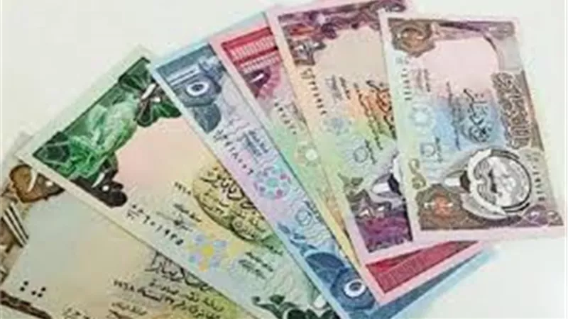 اعرف الأعلى شراء.. سعر الدينار الكويتي اليوم مقابل الجنيه في البنوك