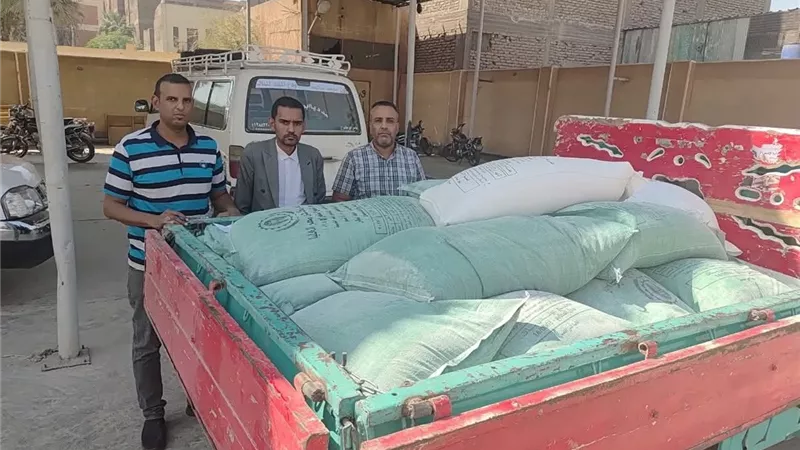 ضبط 1.5 طن دقيق مدعم قبل بيعه بالسوق السوداء بالأقصر