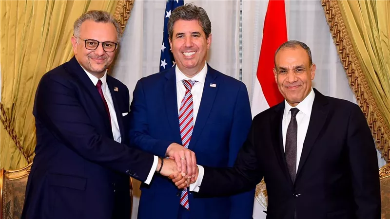 مستشار ترامب يُشيد بجهود مصر في تسوية النزاعات بأفريقيا والشرق الأوسط 