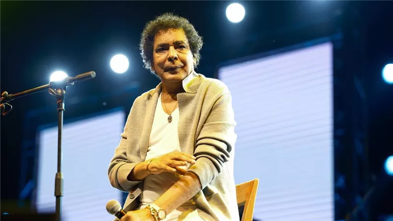 خلال شهرين.. محمد منير يتخطى حاجز الـ 3 ملايين مشاهدة بـ «ضي» 