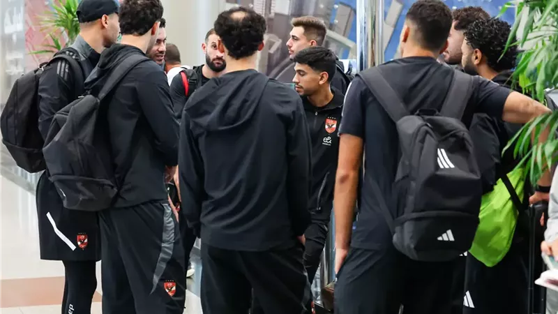  الأهلي يصطحب جميع اللاعبين للسفر إلى الإمارات للمشاركة بالسوبر