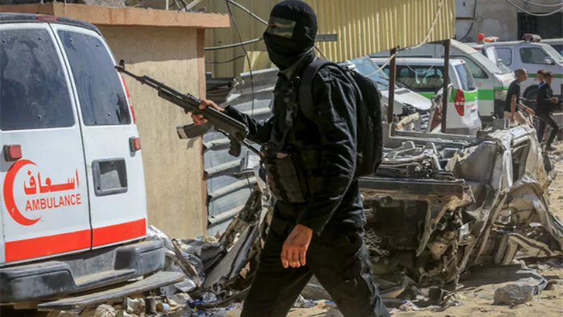 «بين القتل أو نزع السلاح».. إسرائيل تُشعل جدل خروج عناصر حماس خلف الخط الأصفر