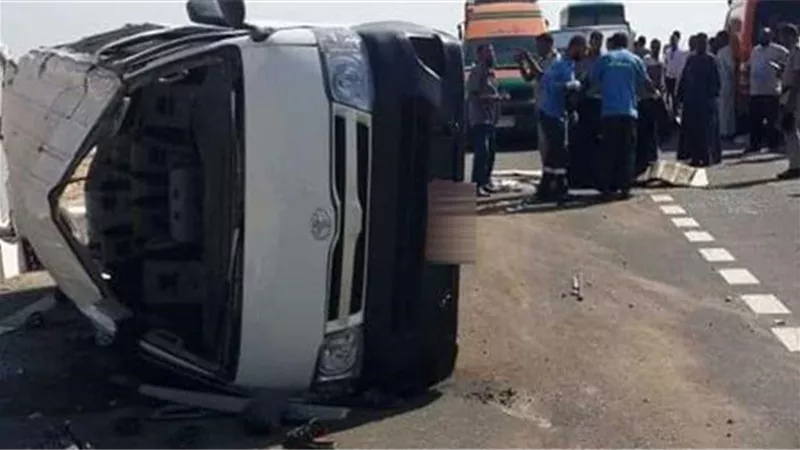 إصابة 7 أشخاص في حادث انقلاب ميكروباص بالشرقية