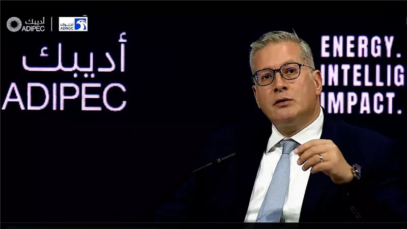 وزير البترول يستعرض جهود تعزيز مكانة مصر كمركز إقليمي للطاقة بمعرض «أديبك»