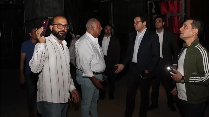 وزير الثقافة يتفقد مشروع إنشاء “مسرح مصر”بشارع عماد الدين