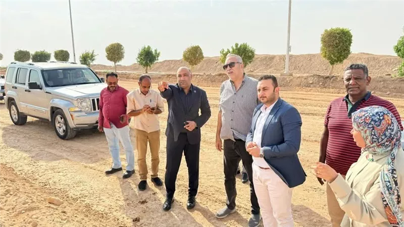مدير الرعاية الصحية بالأقصر يتسلم قطعة أرض لإنشاء مخازن مركزية للأدوية