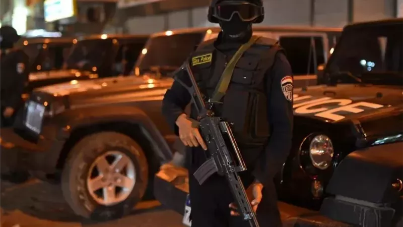 فدية بـ3 ملايين وخيانة صديق.. الأمن يحل لغز اختطاف مسن بالمعادي ويعيده من أسيوط