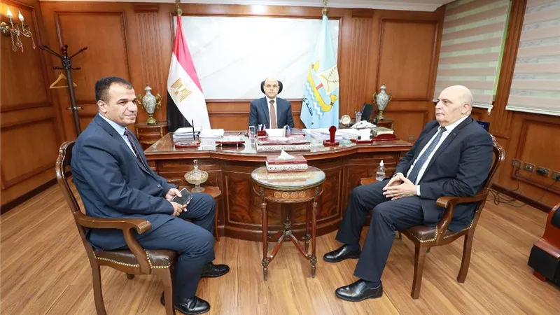 محافظ كفرالشيخ يبحث تطوير الشبكة الكهربائية ودعم القطاع بالمعدات الحديثة