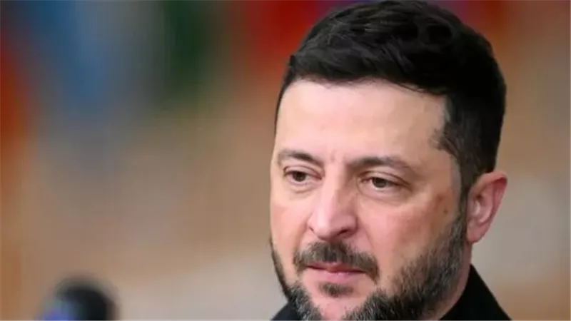 زيلينسكي: روسيا تحشد قوات قرب بلدة دوبروبيليا بشرق أوكرانيا