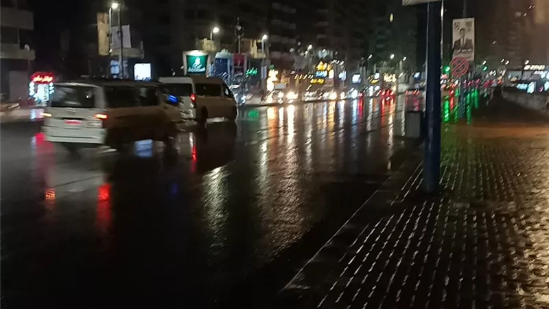أمطار رعدية متفاوتة الشدة تضرب الإسكندرية وسط تحذيرات من المحافظة| صور