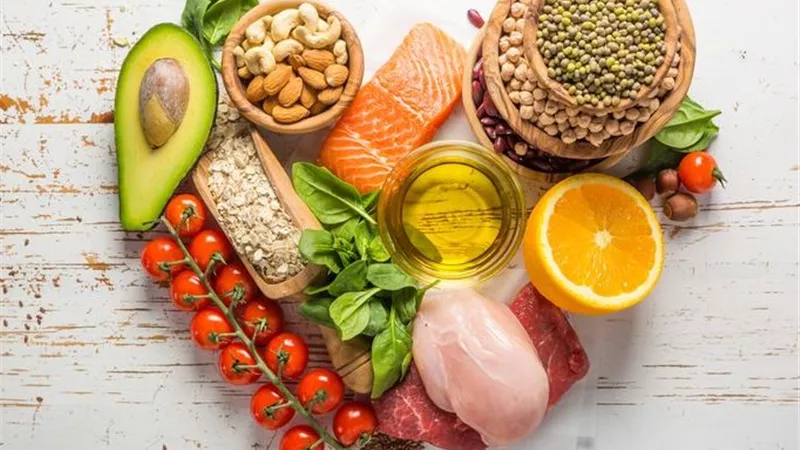غذاء شعرك وبشرتك وأظافرك: 8 أطعمة سرية للجمال الطبيعي