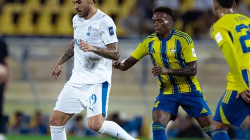 الهلال يواصل تألقه ويتفوق على الغرافة بثنائية في دوري أبطال آسيا للنخبة