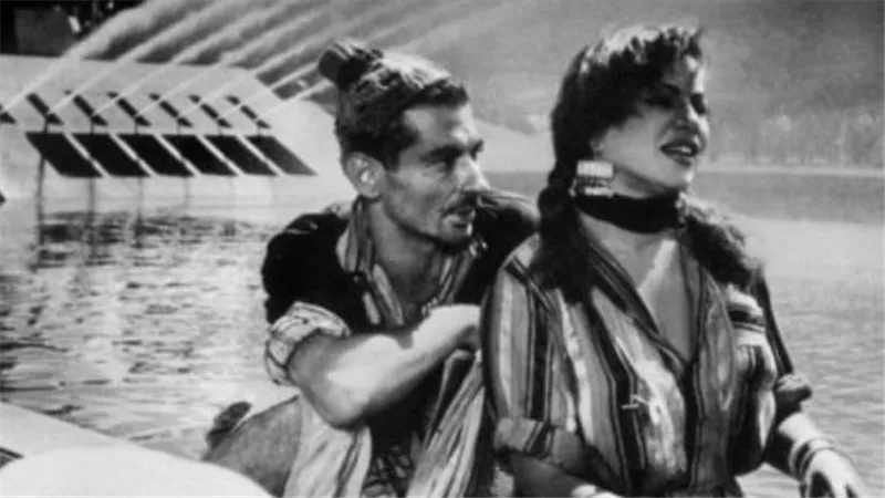 المخرج عادل الأعصر يقدم قصة حياة هند رستم في مسلسل 