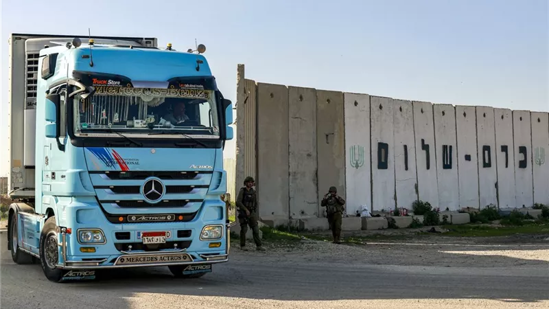استمرار تدفق قوافل المساعدات المصرية للدخول إلى غزة