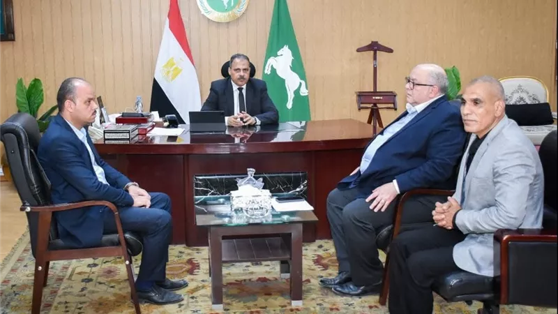 محافظ الشرقية: لا بديل عن تواجد المسؤول التنفيذي بالشارع