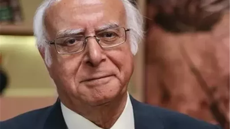 منها صوت فيروز وطشت الملوخية والصيادية.. طقوس الكاتب محمد السيد عيد|خاص