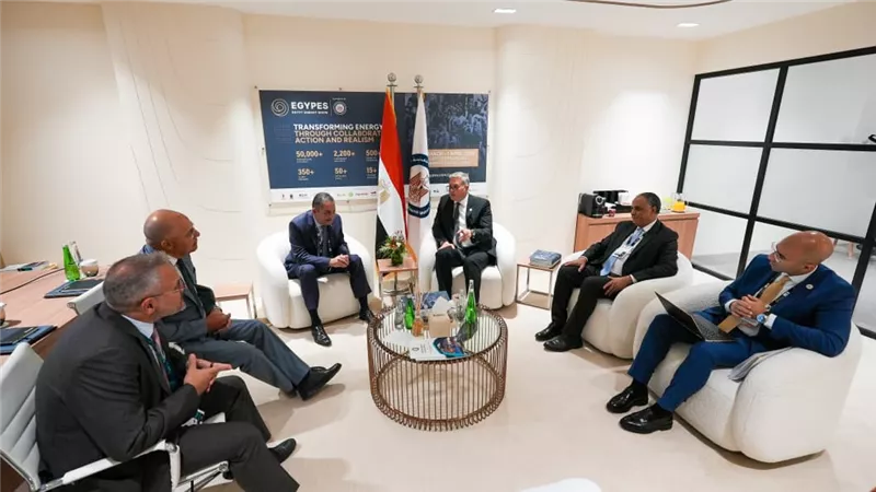 في مباحثات مع وزير البترول.. شركات طاقة عالمية تبحث فرص زيادة الاستثمار في مصر 